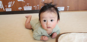 【生後3ヶ月】赤ちゃんの服の着せ方と選び方
