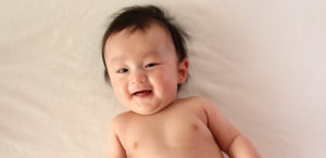 【生後4ヶ月】赤ちゃんの服の着せ方と選び方