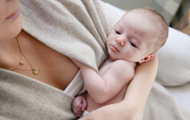 生後2ヶ月発達障害の兆候は 目が合わない 寝ない 寝過ぎは問題 Baby Season Note